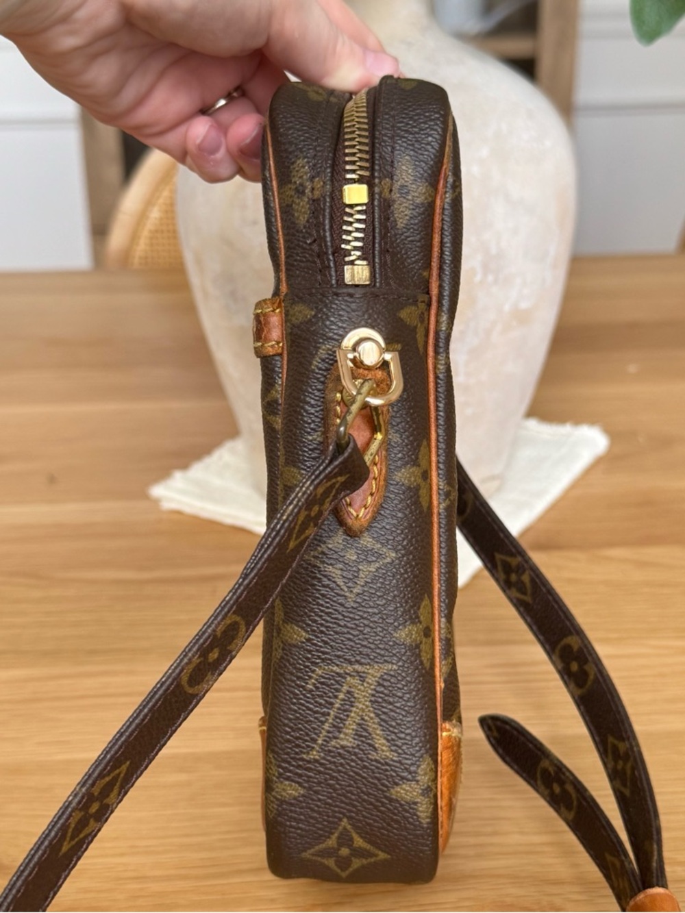 ✅AUTH✅LOUIS VUITTON DANUBE CROSSBODY BAG - Picture 5 of 13